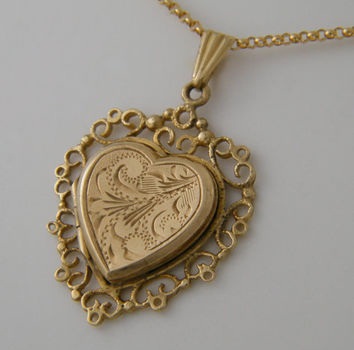 antique-heart-locket