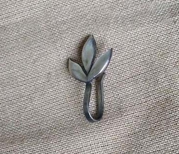 Leaf Clip on Nose Pin