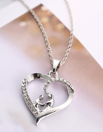 Simple touch heart necklace