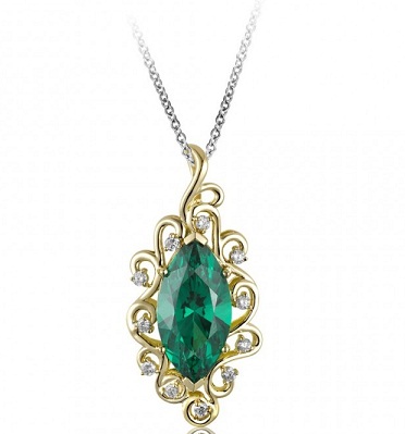 Emerald diamond pendant