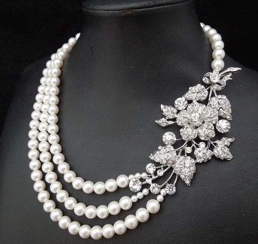 white pearl necklace