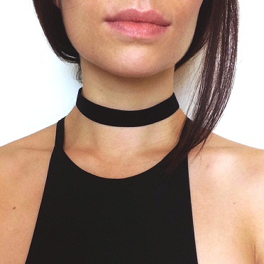 Thin black velvet choker