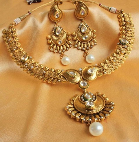 Kundan choker set