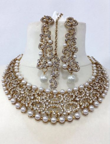 Bollywood costume jewelry choker set