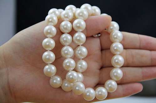 Round Bright Light Natural Pearls