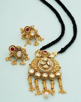 Traditional kundan studded mangalsutra set