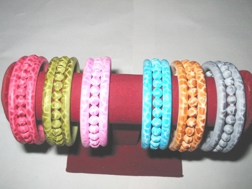 unique-handmade-plastic-bangles1