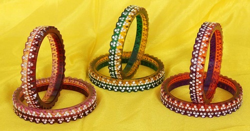 plastic-bangles-with-diamonds-embossed2