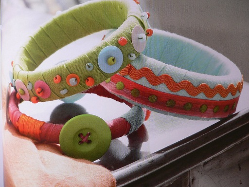 pretty-fabric-and-thread-plastic-bangles7