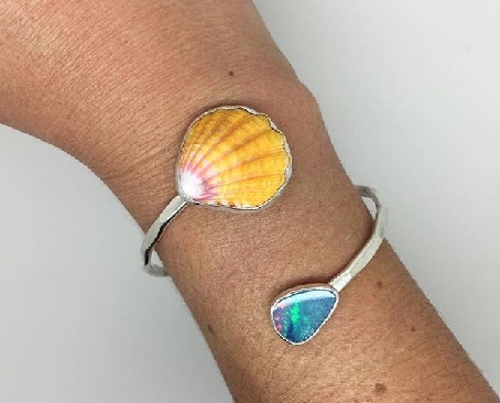 shell-jewellery-designs-shell-bangle